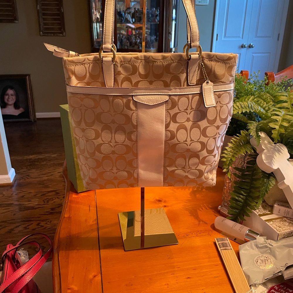 Coach signature stripe new